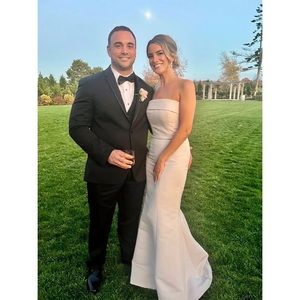 Amsale Jaylin dress in *CHAMPAGNE - Size 4, 2 inch hem, no other alterations**